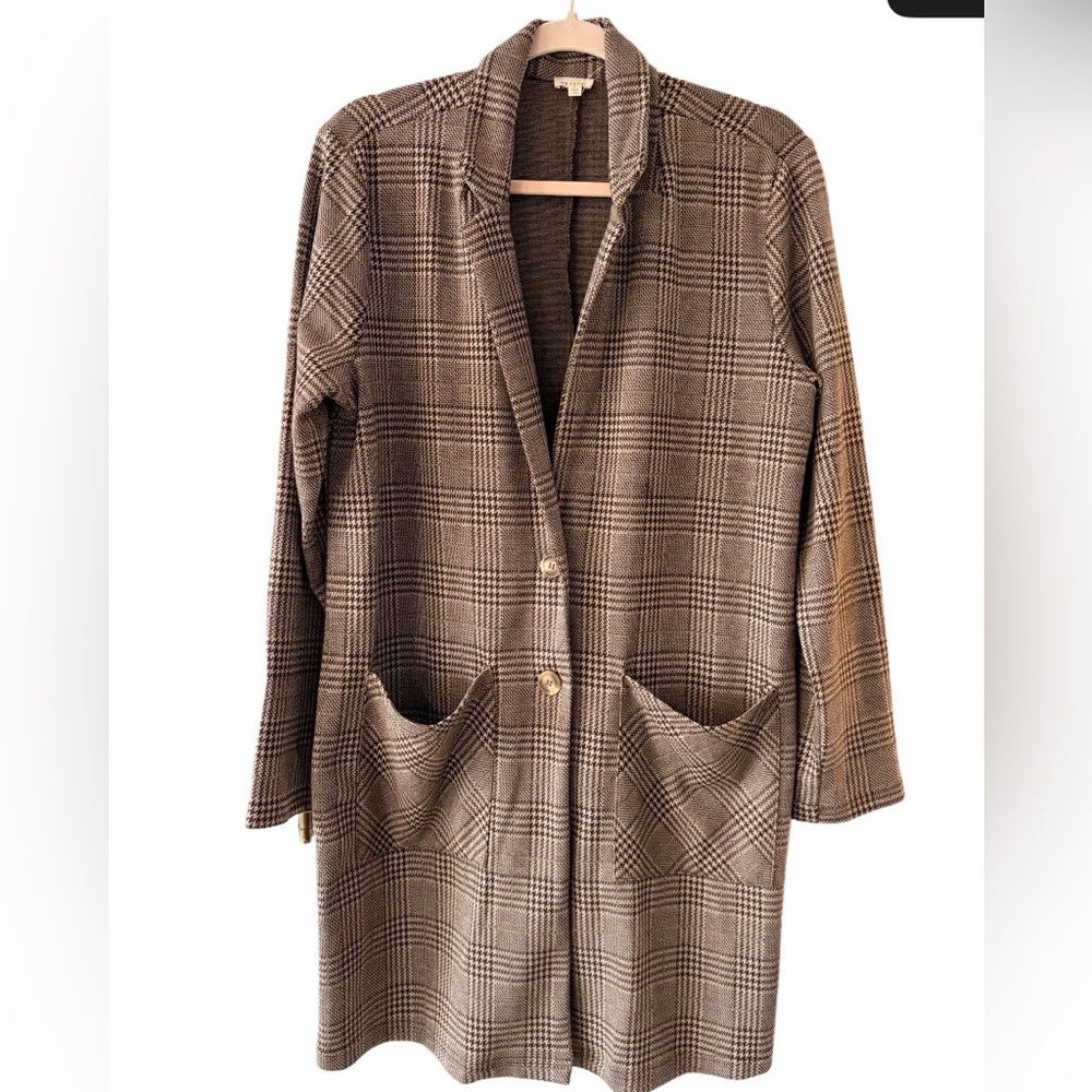 En crème long blazer size L soft‎ tan and brown